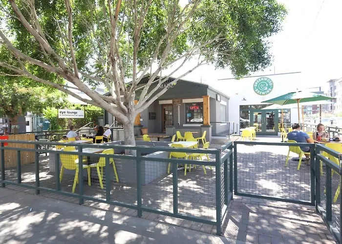 Walkable Dtph W/ Pool And Parking Phoenix