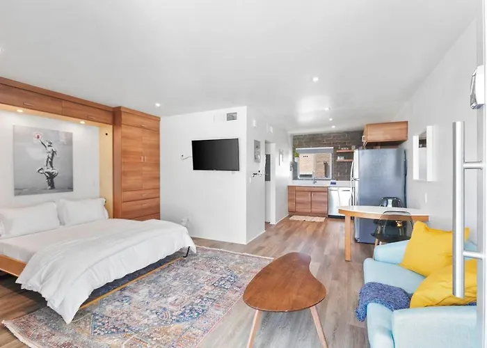 Walkable Dtph W/ Pool And Parking * Phoenix